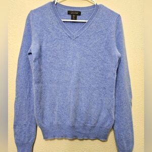Tahari medium blue 2 ply 100% cashmere v neck longsleeve pullover sweater